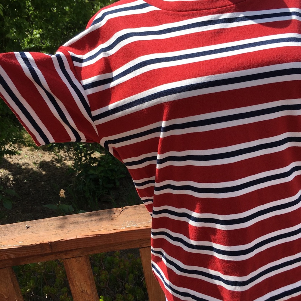 🚫SOLD🚫Levi’s new sutro red striped tee shirt - Picture 3 of 4